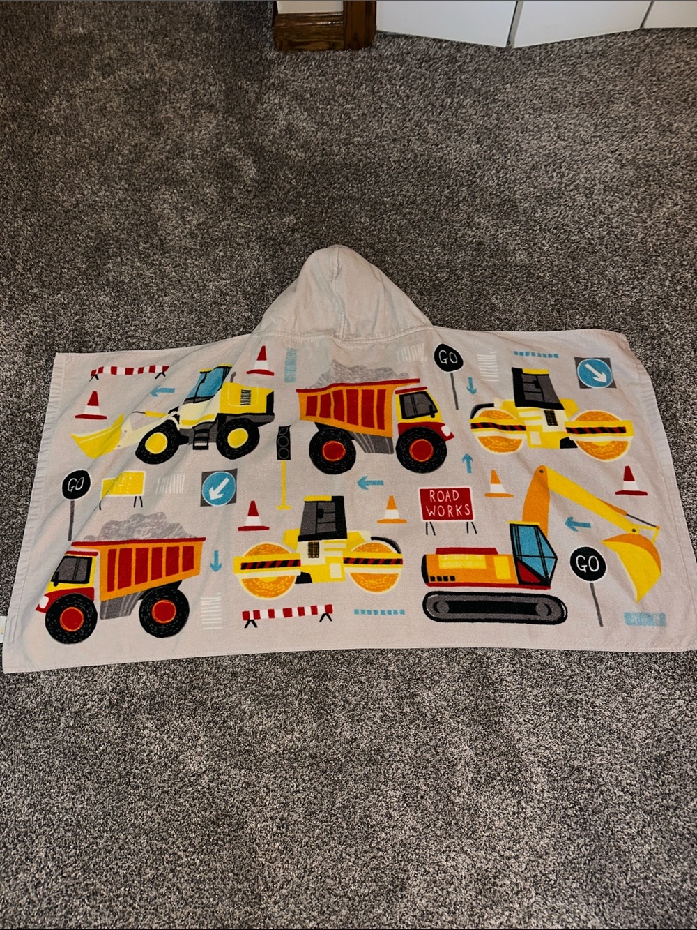 Kids Hooded Towel with Yellow and Red Construction Vehicles